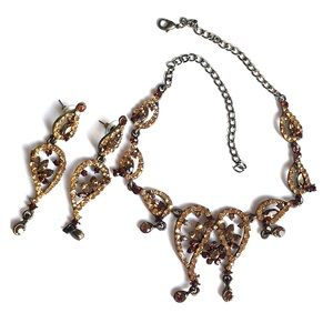 Bridal party wear jewelry neckpiece with earrings